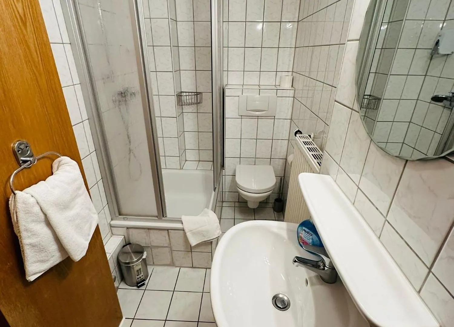 Hotel Sonnenschein Düsseldorf Frühstückspension
