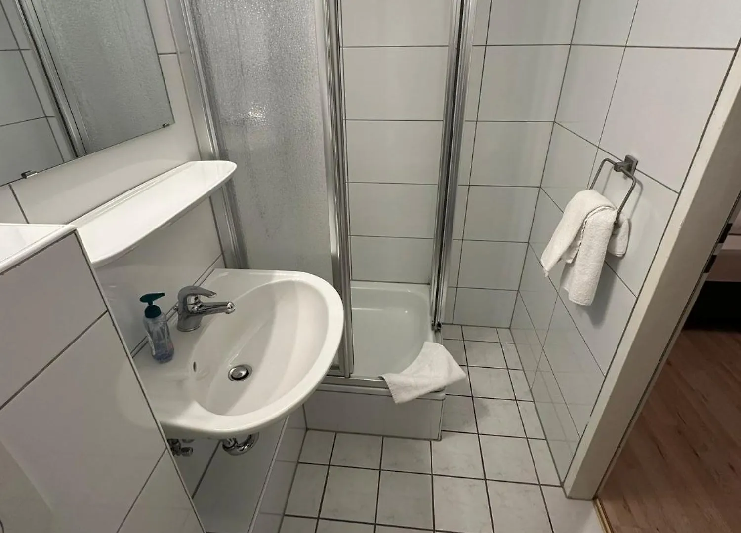 ** Bed & Breakfast Hotel Bff Airport Messe Schlaf - Duesseldorf Německo