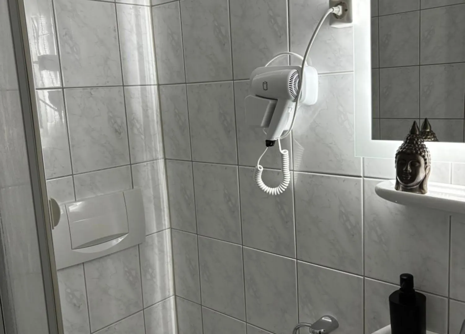 Hotel Bff Airport Messe Schlaf - Duesseldorf 2*, Düsseldorf Německo