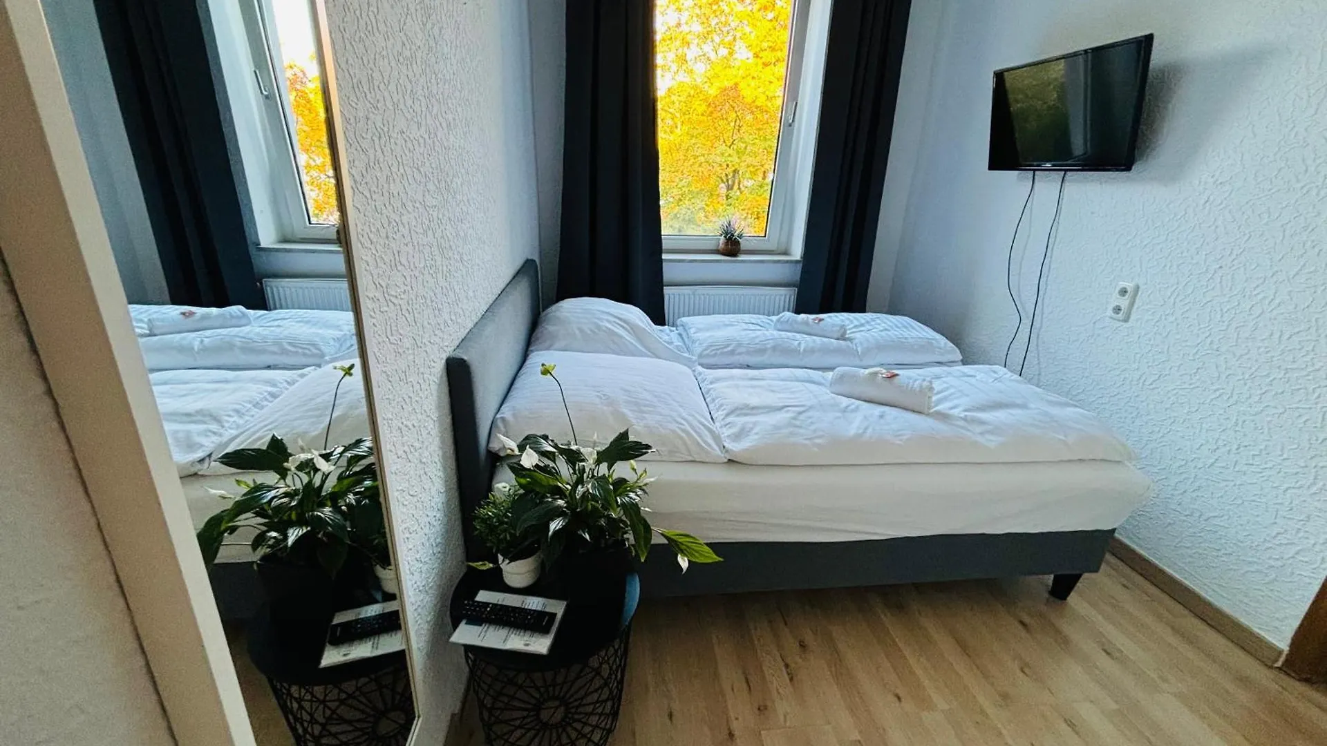 Hotel Bff Airport Messe Schlaf - Duesseldorf Oda ve Kahvaltı Düsseldorf