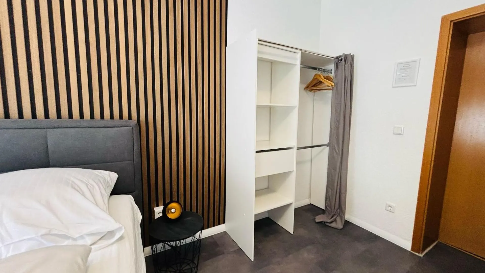 Hotel Bff Airport Messe Schlaf - Duesseldorf